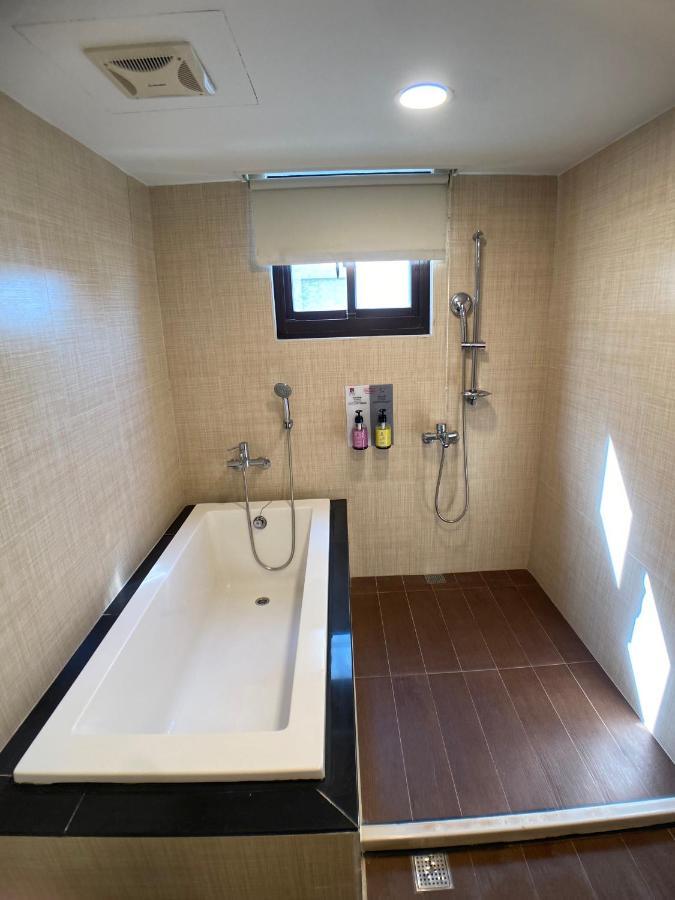 Bonjour Hotel Taichung Dış mekan fotoğraf