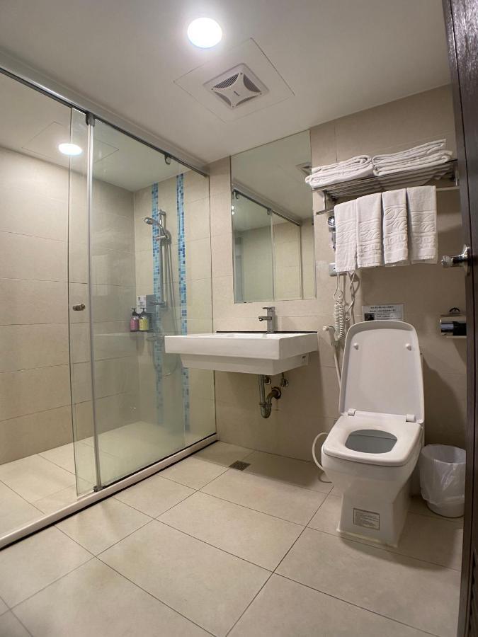 Bonjour Hotel Taichung Dış mekan fotoğraf