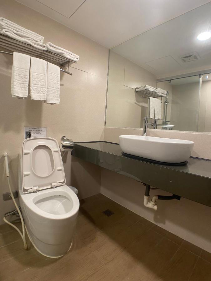 Bonjour Hotel Taichung Dış mekan fotoğraf