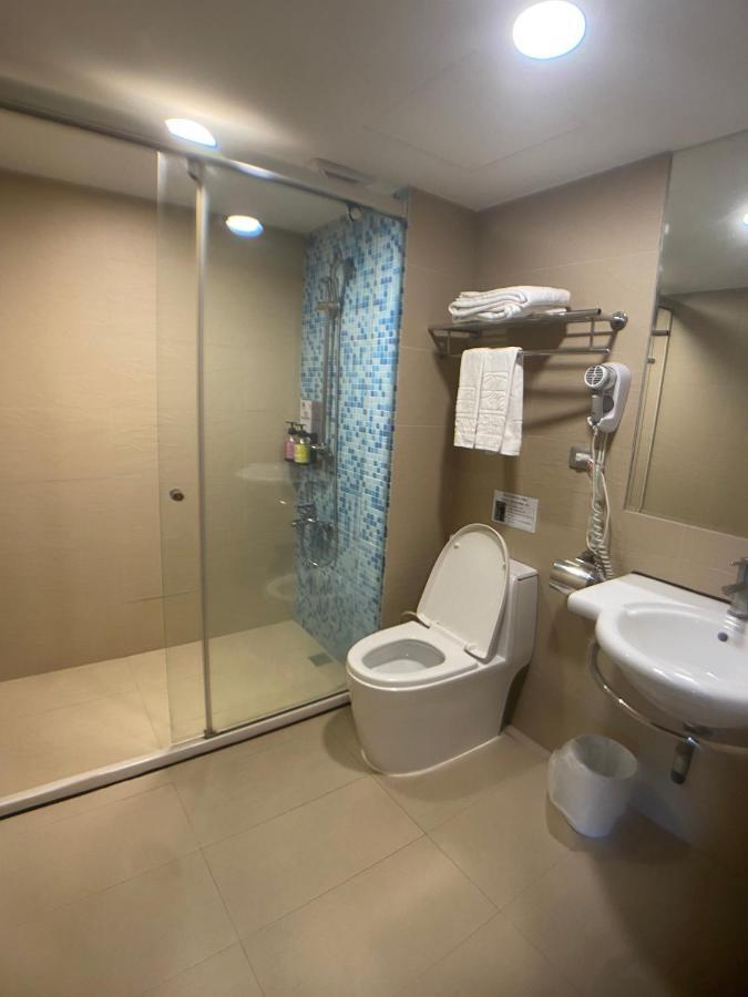 Bonjour Hotel Taichung Dış mekan fotoğraf