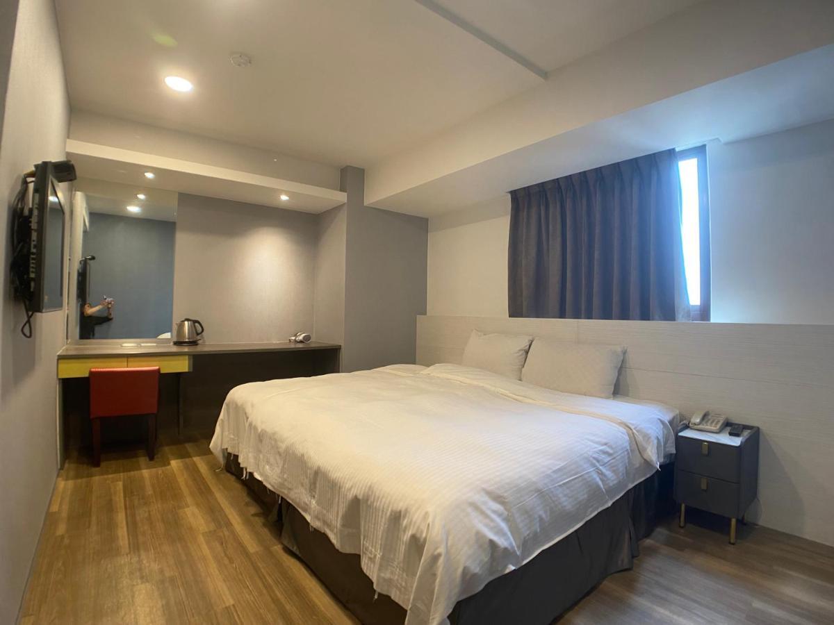 Bonjour Hotel Taichung Dış mekan fotoğraf