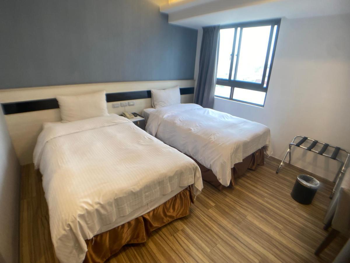 Bonjour Hotel Taichung Dış mekan fotoğraf