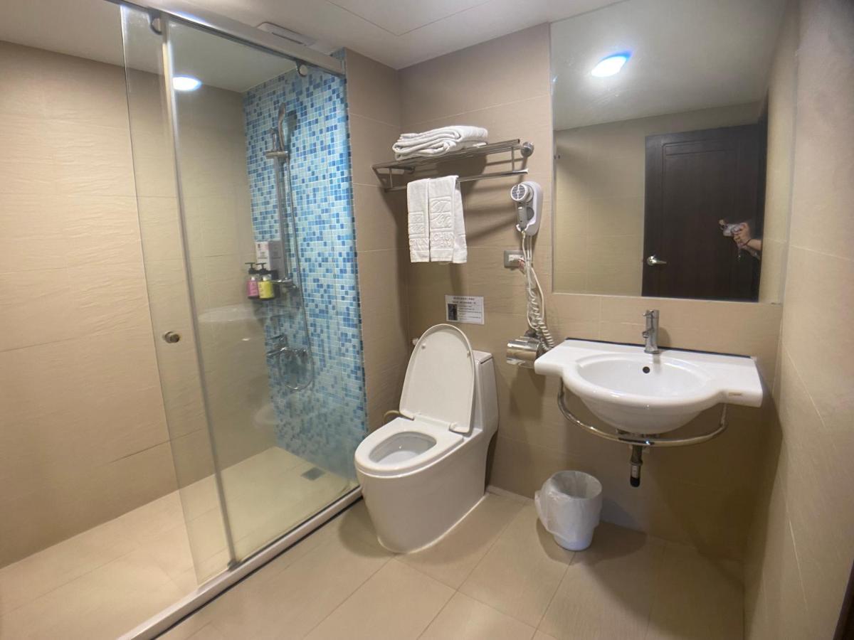 Bonjour Hotel Taichung Dış mekan fotoğraf