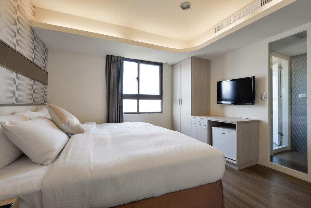 Bonjour Hotel Taichung Dış mekan fotoğraf